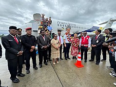 Tepat Peringatan Hut Kemerdekaan, Pemprov Papua Tengah Persembahkan Pesawat Trans Nusa untuk Masyarakat Tepat Peringatan Hut Kemerdekaan, Pemprov Papua Tengah Persembahkan Pesawat Trans Nusa untuk Masyarakat