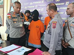 Polresta Tangkap Tiga Orang Pelaku Curas dan Cabul di Pantai Holtekamp Jayapura Polresta Tangkap Tiga Orang Pelaku Curas dan Cabul di Pantai Holtekamp Jayapura