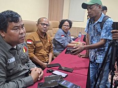 Hari Ini, Bawaslu Papua Deklarasi Pengawasan Pilkada Damai di Lapangan PTC Entrop Hari Ini, Bawaslu Papua Deklarasi Pengawasan Pilkada Damai di Lapangan PTC Entrop