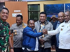 Pertikaian Warga Lanny dan Nduga Berakhir, Kedua Kubu Sepakat Damai Pertikaian Warga Lanny dan Nduga Berakhir, Kedua Kubu Sepakat Damai