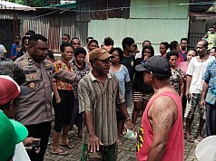 Tiga Orang Diamankan dalam Aksi Saling Lempar Dua Kelompok Warga di Polimak Jayapura Tiga Orang Diamankan dalam Aksi Saling Lempar Dua Kelompok Warga di Polimak Jayapura
