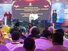 Mari-Yo Tutup Debat Pamungkas Pilgub Papua dengan Lagu Koes Plus Mari-Yo Tutup Debat Pamungkas Pilgub Papua dengan Lagu Koes Plus