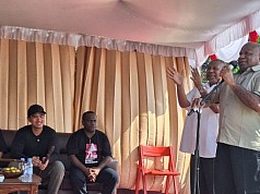 Mari-Yo Dampingi Kaesang Hadiri Kampanye Paslon Jhonda dan JBR -Hadir di Jayapura Mari-Yo Dampingi Kaesang Hadiri Kampanye Paslon Jhonda dan JBR -Hadir di Jayapura