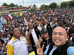 Kampanye Akbar Mari-Yo di Lapangan PTC Entrop Dipenuhi Lautan Massa Kampanye Akbar Mari-Yo di Lapangan PTC Entrop Dipenuhi Lautan Massa