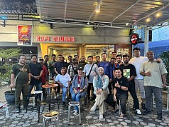 Santai Ngopi, Pererat Kerjasama Satgas Humas Ops Damai Cartenz dan Awak Media Santai Ngopi, Pererat Kerjasama Satgas Humas Ops Damai Cartenz dan Awak Media