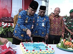 Pj Gubernur Papua Tengah Ajak Dewan Pengurus Korpri Aktifkan Kembali Seluruh Program Pj Gubernur Papua Tengah Ajak Dewan Pengurus Korpri Aktifkan Kembali Seluruh Program