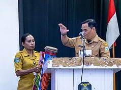 Pemberian BLT dan Modal Usaha, Berhasil Kurangi Angka Kemiskinan Ekstrem di Papua Tengah Pemberian BLT dan Modal Usaha, Berhasil Kurangi Angka Kemiskinan Ekstrem di Papua Tengah