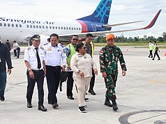 Wamendagri Kawal Penerbangan Perdana Sriwijaya Air ke Nabire Wamendagri Kawal Penerbangan Perdana Sriwijaya Air ke Nabire