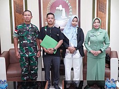 Babinsa Kodim Yahukimo, Serda Rusli dan Istri Dihadiahi Paket Umroh dari Kasad Babinsa Kodim Yahukimo, Serda Rusli dan Istri Dihadiahi Paket Umroh dari Kasad