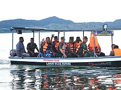 Lanud SPR Bekerjasama dengan Unhan RI Serahkan Kapal Inovasi Kepada Masyarakat Danau Sentani Lanud SPR Bekerjasama dengan Unhan RI Serahkan Kapal Inovasi Kepada Masyarakat Danau Sentani