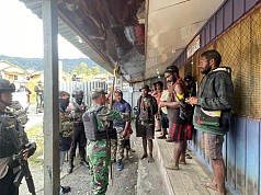 Jelang Putusan MK, Aparat Gabungan TNI-Polri Intensifkan Giat Patroli Dialogis di Puncak Jaya Jelang Putusan MK, Aparat Gabungan TNI-Polri Intensifkan Giat Patroli Dialogis di Puncak Jaya