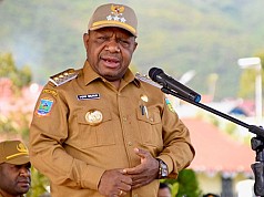 Pj Bupati Puncak Jaya Peringatkan ASN Jika Mangkir Tugas, Gaji Ditahan Pj Bupati Puncak Jaya Peringatkan ASN Jika Mangkir Tugas, Gaji Ditahan