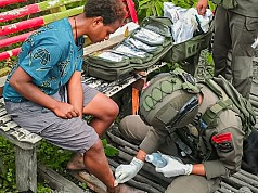 Aksi Kemanusiaan: Tim Medis Satgas Tindak Ops Damai Cartenz 2025 Berikan Pelayanan Kesehatan Gratis bagi Warga Puncak Jaya Aksi Kemanusiaan: Tim Medis Satgas Tindak Ops Damai Cartenz 2025 Berikan Pelayanan Kesehatan Gratis bagi Warga Puncak Jaya