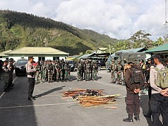 Cegah Bentrok Susulan, TNI-Polri Sita Ratusan Alat Perang di Puncak Jaya Cegah Bentrok Susulan, TNI-Polri Sita Ratusan Alat Perang di Puncak Jaya