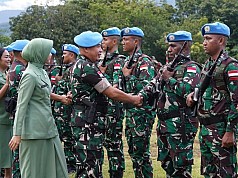 Pangdam Cenderawasih Pimpin Upacara Pre Deployment Training Satgas Kizi TNI Konga 2025 Pangdam Cenderawasih Pimpin Upacara Pre Deployment Training Satgas Kizi TNI Konga 2025
