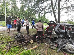 Pengemudi Dipengaruhi Miras, Mobil Avanza Ringsek, 6 Orang Luka luka Pengemudi Dipengaruhi Miras, Mobil Avanza Ringsek, 6 Orang Luka luka