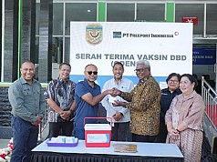 Freeport Indonesia Serahkan Bantuan 6.000 Dosis Vaksin DBD kepada Pemkab Mimika Freeport Indonesia Serahkan Bantuan 6.000 Dosis Vaksin DBD kepada Pemkab Mimika