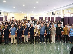OJK Gelar Edukasi Pasar Modal, Dorong Investasi Syariah dan Akses Pendanaan Ekonomi Berkelanjutan di Papua OJK Gelar Edukasi Pasar Modal, Dorong Investasi Syariah dan Akses Pendanaan Ekonomi Berkelanjutan di Papua