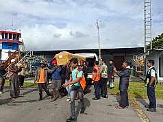 Ditembak Saat Bangun Rumah Ibadah, Dua Warga Sipil Jadi Korban KKB di Papua, Jenazah Dipulangkan ke Jawa Barat Ditembak Saat Bangun Rumah Ibadah, Dua Warga Sipil Jadi Korban KKB di Papua, Jenazah Dipulangkan ke Jawa Barat
