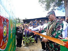 TNI Bangun Akses Air Bersih, PLTMH dan MCK di Lanny Jaya TNI Bangun Akses Air Bersih, PLTMH dan MCK di Lanny Jaya