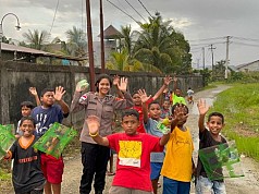 Satgas Humas Ops Damai Cartenz Posko Timika Gelar Kegiatan Humanis Bersama Anak-anak di SD Torsina Mimika Satgas Humas Ops Damai Cartenz Posko Timika Gelar Kegiatan Humanis Bersama Anak-anak di SD Torsina Mimika