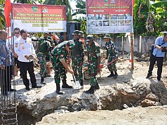 Danrem 172/PWY Letakkan Batu Pertama Pembangunan Asrama Panti Asuhan di Koya Timur Jayapura Danrem 172/PWY Letakkan Batu Pertama Pembangunan Asrama Panti Asuhan di Koya Timur Jayapura