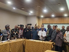 Potongan Video Viral di Media Sosial Wali Kota Jayapura Sampaikan Permintaan Maaf Potongan Video Viral di Media Sosial Wali Kota Jayapura Sampaikan Permintaan Maaf