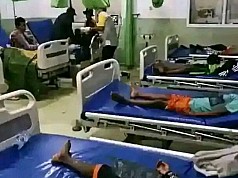 Ratusan Warga Boven Digoel Keracunan Usai Menyantap Makanan Saat Kampanye Calon Kepala Daerah Ratusan Warga Boven Digoel Keracunan Usai Menyantap Makanan Saat Kampanye Calon Kepala Daerah