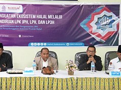 Rektor IAIN Papua Buka Kegiatan Penguatan Ekosistem Halal di Jayapura Rektor IAIN Papua Buka Kegiatan Penguatan Ekosistem Halal di Jayapura