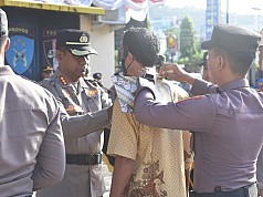 2 Personil Polresta Jayapura Diberhentikan dengan Tidak Hormat 2 Personil Polresta Jayapura Diberhentikan dengan Tidak Hormat 