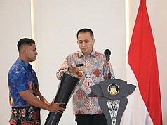 Pj Gubernur Papua Agus Fatoni Dorong Perbaikan Tata Kelola Pemerintahan, Guna Mencegah Korupsi Pj Gubernur Papua Agus Fatoni Dorong Perbaikan Tata Kelola Pemerintahan, Guna Mencegah Korupsi