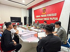 5 Tersangka Korupsi Airosport Mimika Diserahkan ke JPU Untuk Disidangkan  5 Tersangka Korupsi Airosport Mimika Diserahkan ke JPU Untuk Disidangkan