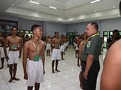 Pangdam Cenderawasih Pimpin Sidang Pantukhir 837 Calon Tamtama PK TNI AD 2025 Pangdam Cenderawasih Pimpin Sidang Pantukhir 837 Calon Tamtama PK TNI AD 2025