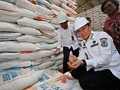 Pj Gubernur Papua Agus Fatoni Pastikan Stok Beras Aman sampai 4 Bulan ke depan Pj Gubernur Papua Agus Fatoni Pastikan Stok Beras Aman sampai 4 Bulan ke depan
