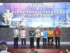 Komitmen Jaga Papua Tetap Aman Damai, Pemprov Gelar Apel Kebangsaan dan Doa Lintas Agama Komitmen Jaga Papua Tetap Aman Damai, Pemprov Gelar Apel Kebangsaan dan Doa Lintas Agama
