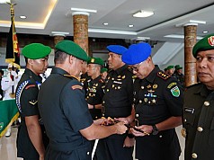 Pangdam XVII/Cenderawasih Pimpin Sertijab Empat Pejabat Kodam Pangdam XVII/Cenderawasih Pimpin Sertijab Empat Pejabat Kodam