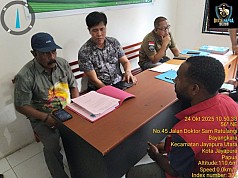 Personel Satgas Operasi Damai Cartenz Laksanakan Penyerahan Tersangka dan Barang Bukti Tahap II di Kejaksaan Negeri Jayapura Personel Satgas Operasi Damai Cartenz Laksanakan Penyerahan Tersangka dan Barang Bukti Tahap II di Kejaksaan Negeri Jayapura