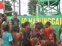 Pangdam XVII/Cenderawasih Tinjau Program RTLH dan Manunggal Air di Distrik Sinak Puncak Pangdam XVII/Cenderawasih Tinjau Program RTLH dan Manunggal Air di Distrik Sinak Puncak