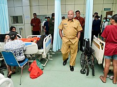Gubernur Papua Copot Direktur RSUD Dok II Usai Sidak Temukan Manajemen Semrawut Gubernur Papua Copot Direktur RSUD Dok II Usai Sidak Temukan Manajemen Semrawut
