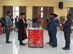 Pelantikan Waket II dan III DPRK Puncak Jaya, Bupati Yuni Tegaskan Pentingnya Sinergi Eksekutif dan Legislatif Pelantikan Waket II dan III DPRK Puncak Jaya, Bupati Yuni Tegaskan Pentingnya Sinergi Eksekutif dan Legislatif