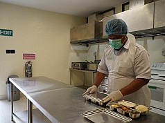 Freeport Serahkan Dapur Mandiri dan Konsentrator Oksigen ke RS Waa Banti, Perkuat Layanan Kesehatan di Dataran Tinggi Mimika Freeport Serahkan Dapur Mandiri dan Konsentrator Oksigen ke RS Waa Banti, Perkuat Layanan Kesehatan di Dataran Tinggi Mimika