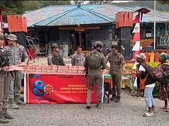 Hari Jadi Brimob ke-80: Satgas Damai Cartenz Sektor Paniai Perkuat Stabilitas Keamanan Lewat Program Bakti Sosial Hari Jadi Brimob ke-80: Satgas Damai Cartenz Sektor Paniai Perkuat Stabilitas Keamanan Lewat Program Bakti Sosial