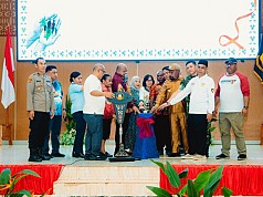 Gubernur Fakhiri Sebut Penanggulangan HIV/AIDS, Salah satu Program Prioritas Kepemimpinannya Gubernur Fakhiri Sebut Penanggulangan HIV/AIDS, Salah satu Program Prioritas Kepemimpinannya