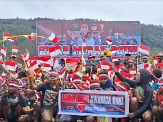 Kirab Merah Putih, Tumbuhkan Semangat Nasionalisme Generasi Muda Puncak Jaya Kirab Merah Putih, Tumbuhkan Semangat Nasionalisme Generasi Muda Puncak Jaya