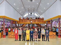 Bupati Yuni Wonda Hadiri Natal IKT: Sukacita dan Persaudaraan Penuhi GKI Bethel Mulia Bupati Yuni Wonda Hadiri Natal IKT: Sukacita dan Persaudaraan Penuhi GKI Bethel Mulia