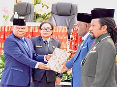 Rapat Paripurna ke-1 : Bupati Serahkan Rancangan APBD Puncak Jaya Tahun Anggaran 2026 Rapat Paripurna ke-1 : Bupati Serahkan Rancangan APBD Puncak Jaya Tahun Anggaran 2026
