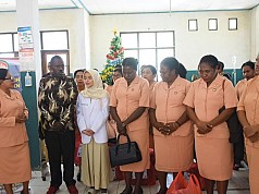 Sambut HUT ke-26 dan Natal, DWP Puncak Jaya Tebar Kasih di RSUD Mulia Sambut HUT ke-26 dan Natal, DWP Puncak Jaya Tebar Kasih di RSUD Mulia