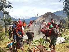Abelom Kogoya Imbau Masyarakat Jaga Keamanan Jelang Natal dan Jangan Ganggu Pembangunan di Puncak Abelom Kogoya Imbau Masyarakat Jaga Keamanan Jelang Natal dan Jangan Ganggu Pembangunan di Puncak