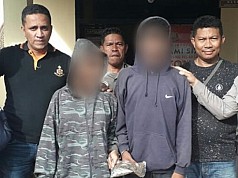 Bawa Ganja Dua Sejoli Ditangkap Polisi Bawa Ganja Dua Sejoli Ditangkap Polisi