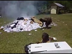 Ribuan Surat Suara Dibakar di Tingginambut Ribuan Surat Suara Dibakar di Tingginambut